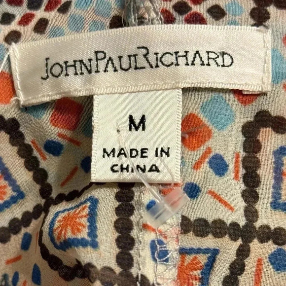 JohnPaulRichard Size Medium beautiful poncho features intricate patterns - Picture 4 of 5